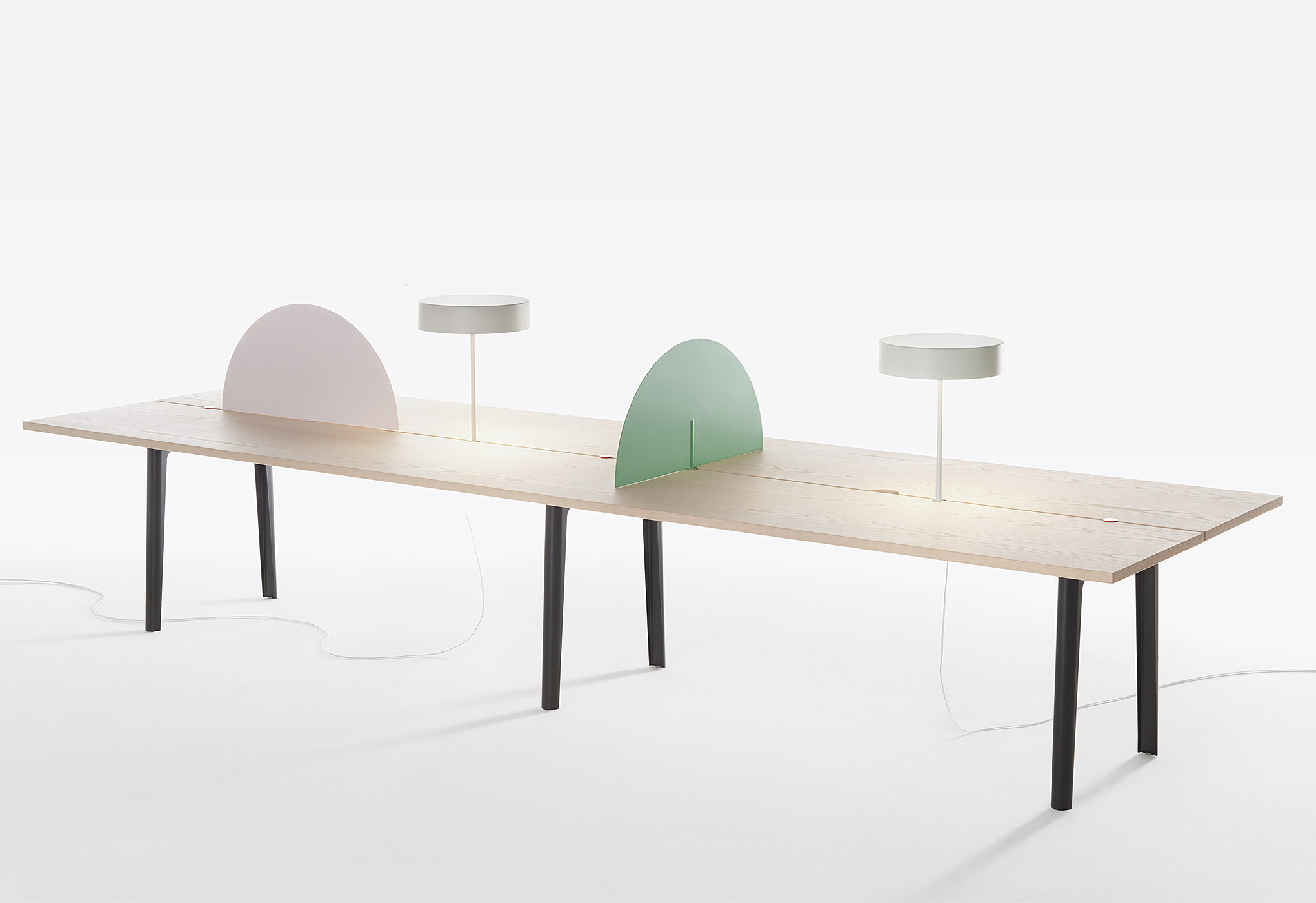 [办公屏风|办公屏风系统|办公家具|万象城(中国)家具|Offset Table 工作台/办公桌]