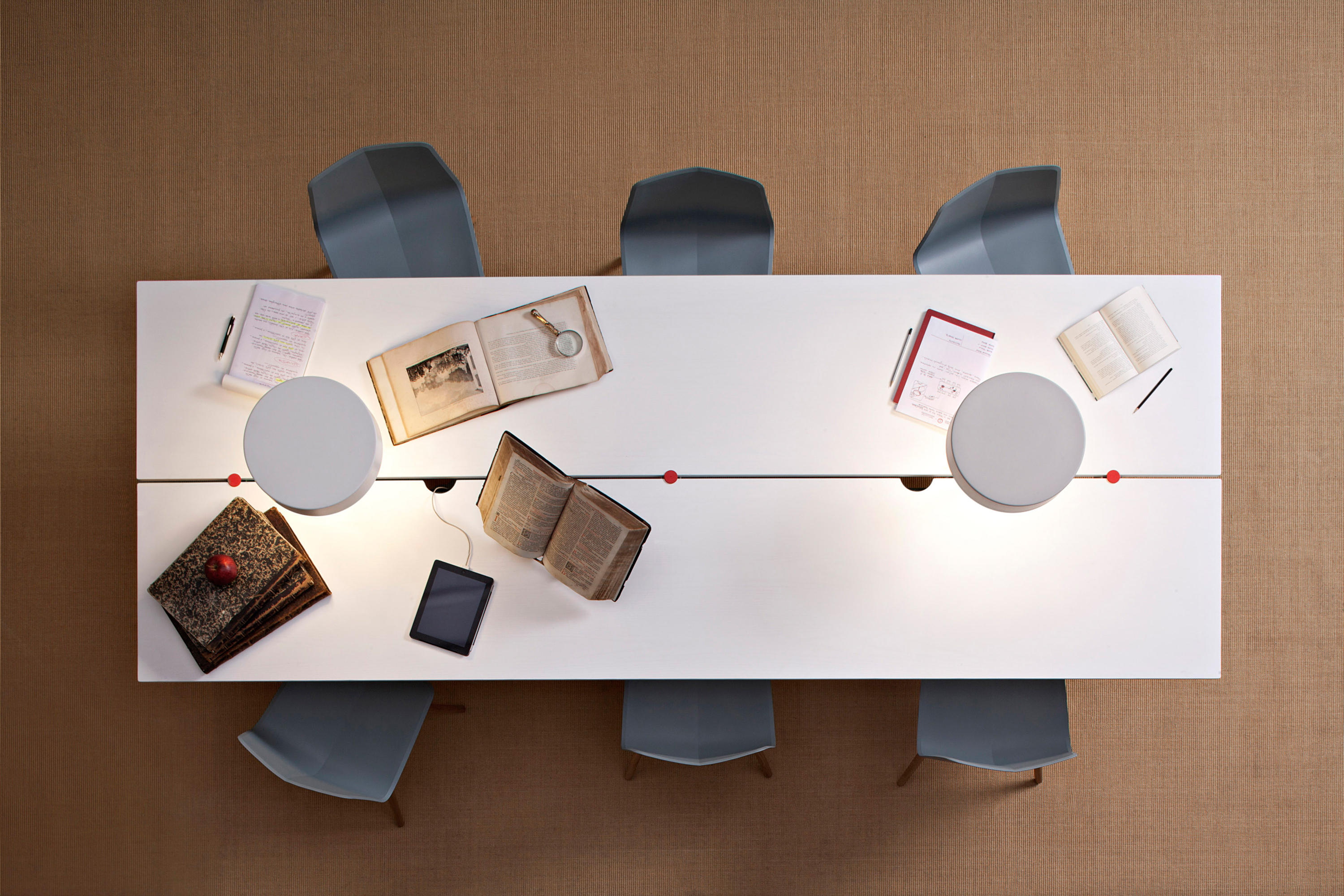 办公屏风|办公屏风系统|办公家具|万象城(中国)家具|Offset Table 工作台/办公桌