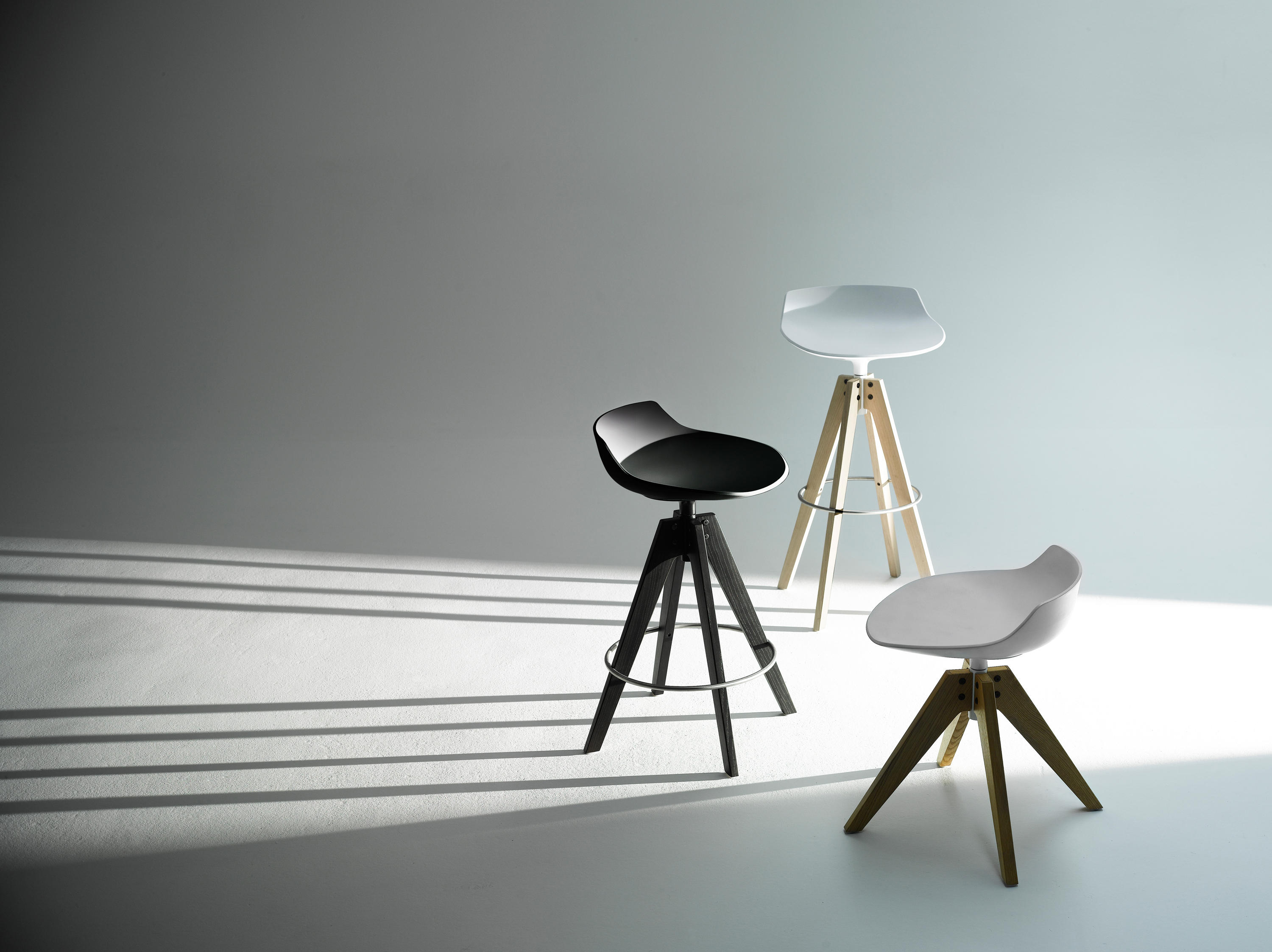 万象城网页版 - 坐具|吧椅/凳子|办公家具|万象城(中国)家具|FLOW STOOL  矮凳