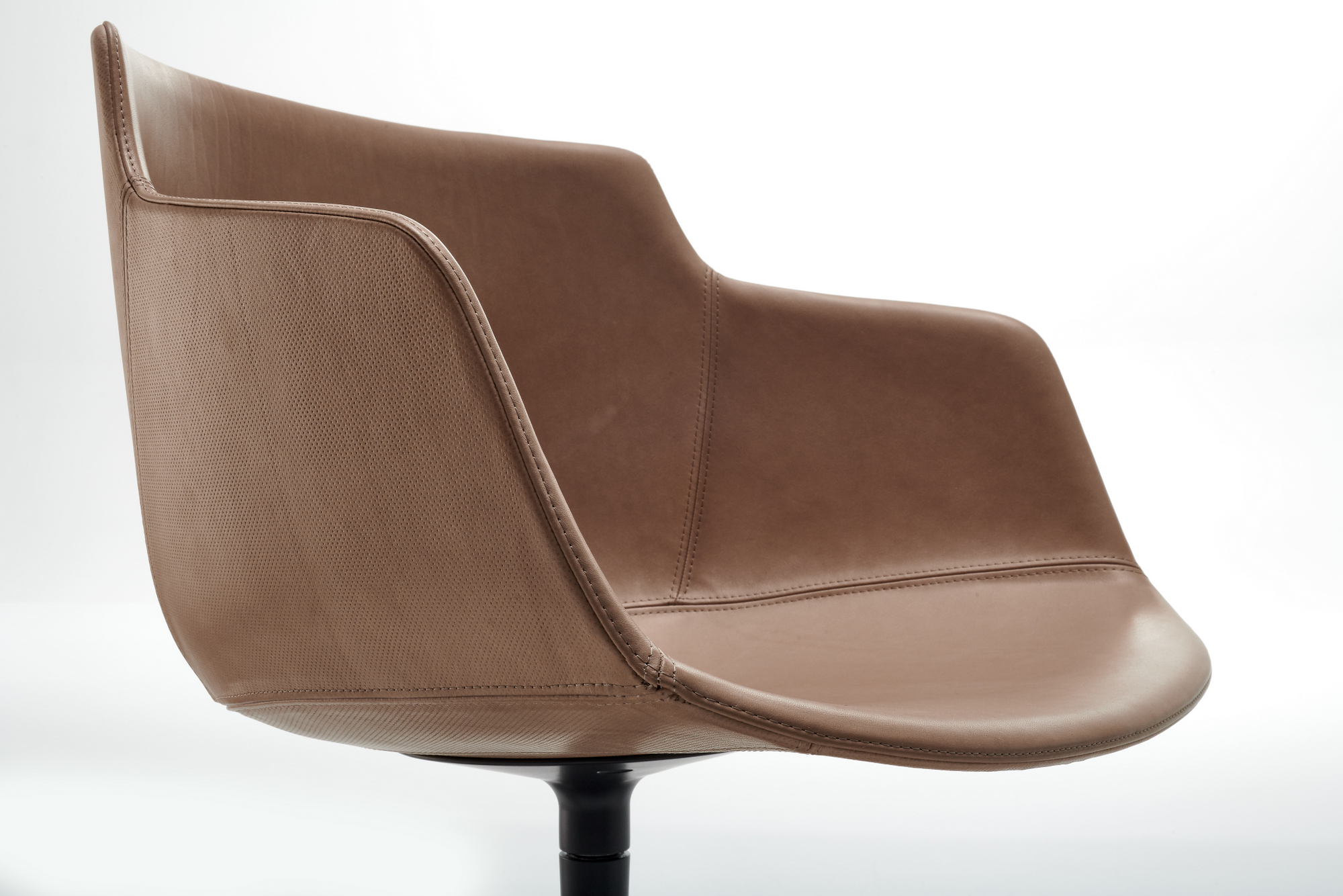 万象城网页版 - 坐具|餐椅|办公家具|万象城(中国)家具|FLOW LEATHER 洽谈椅/餐椅
