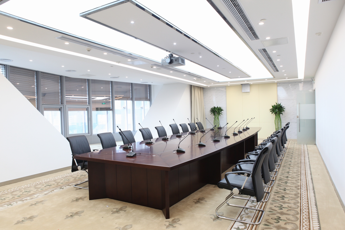 会议台|实木会议台|办公家具|万象城(中国)家具|会议台