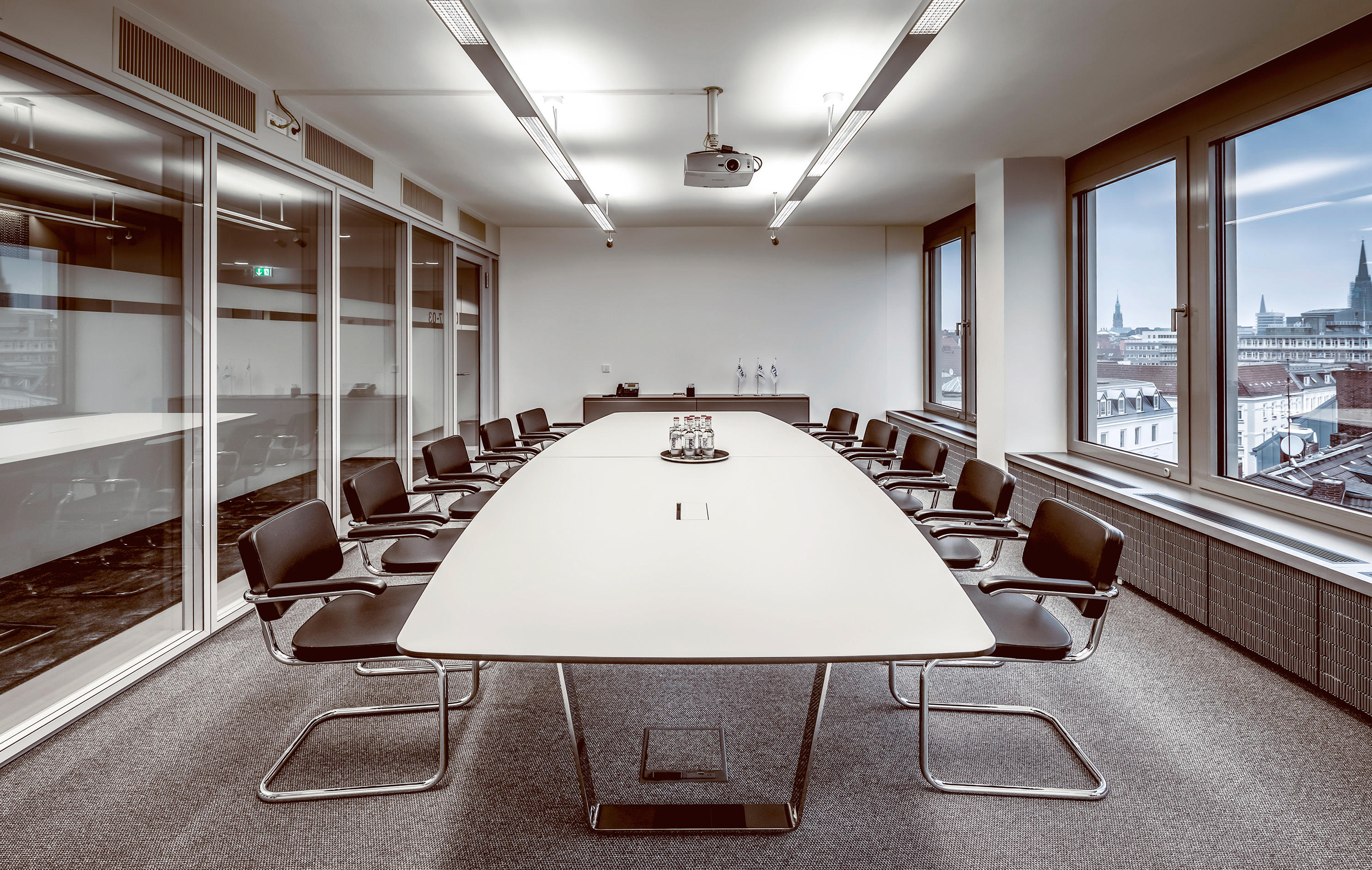 会议台|实木会议台|办公家具|万象城(中国)家具|Tune系列会议台