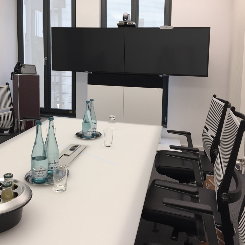 HUB视频系统|HUB视频应用|办公家具|万象城(中国)家具|W8视频会议系统桌